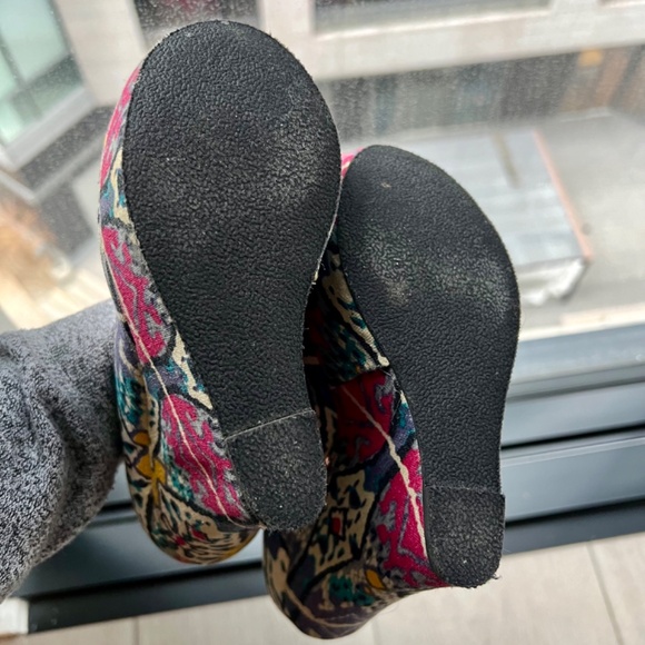 Colourful Retro Platform Wedge - Picture 3 of 4